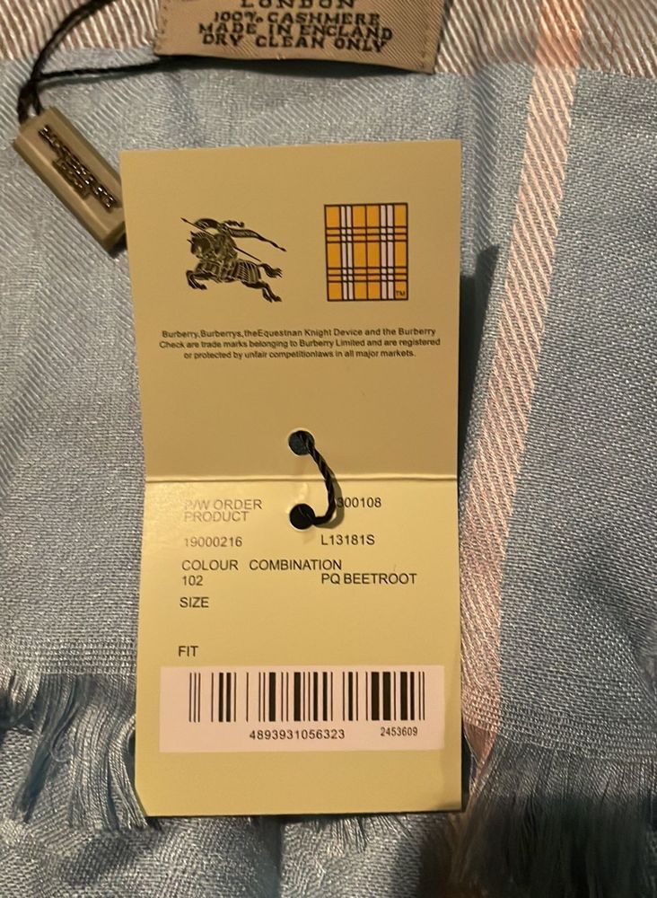 burberry cashmere scarf - Picture 4 of 7